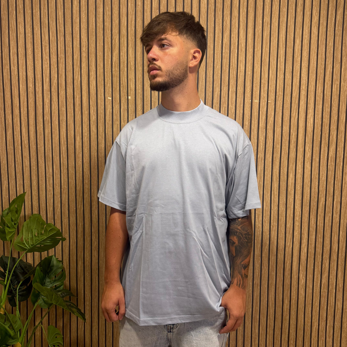 T-shirt aspire the top